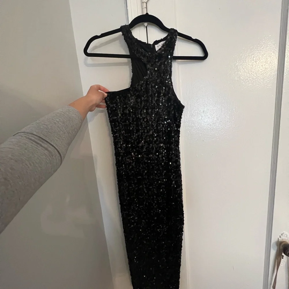 Club L London Sequin cut out neck dress - Picture 2 of 2